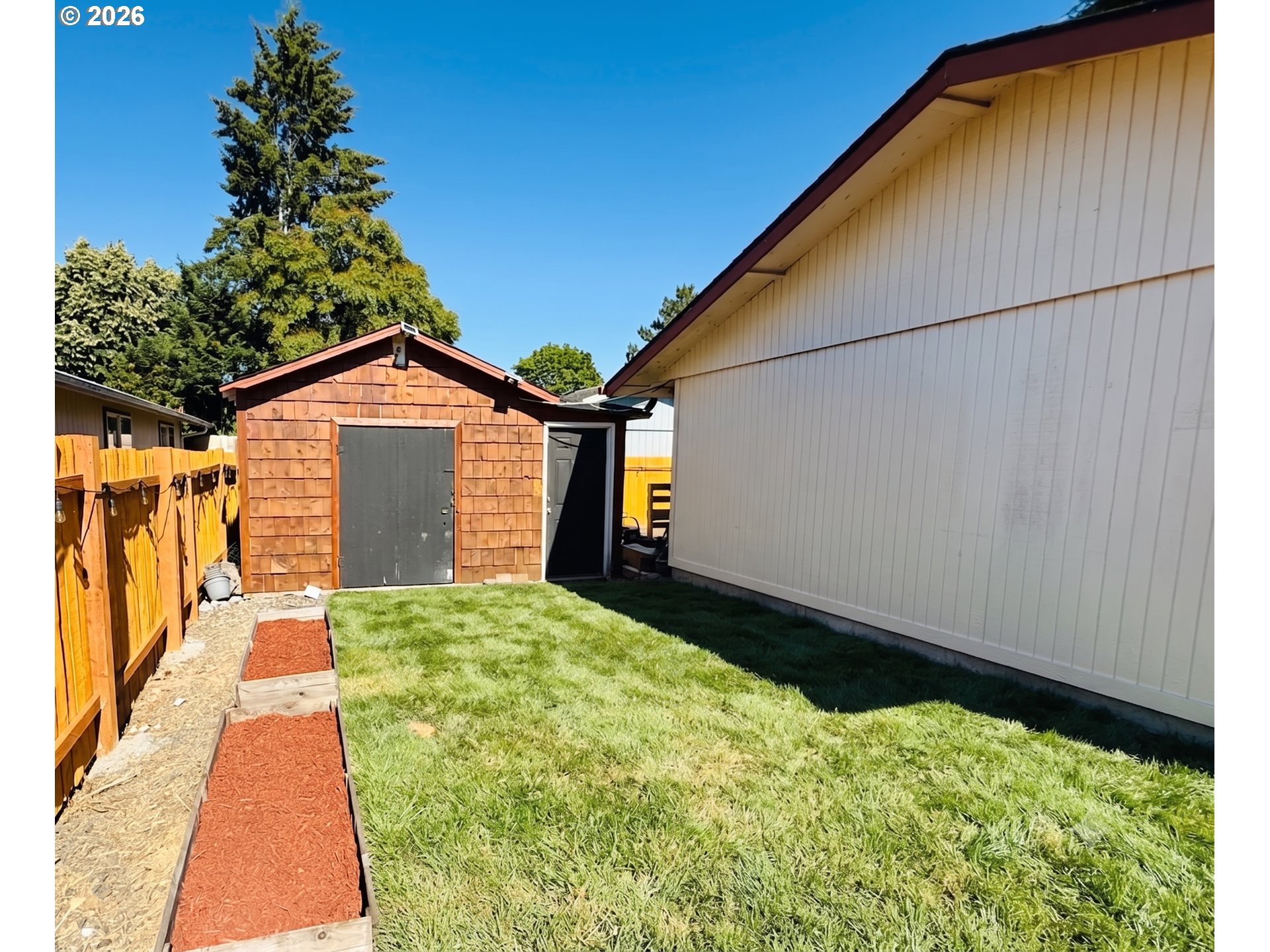 109 Oak St Property Photo 20