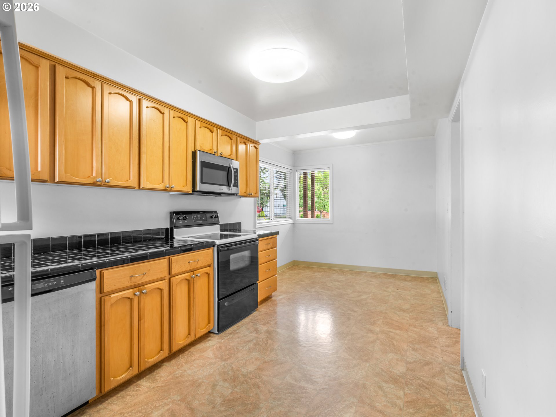 2040 N Rosa Parks Way Property Photo 6