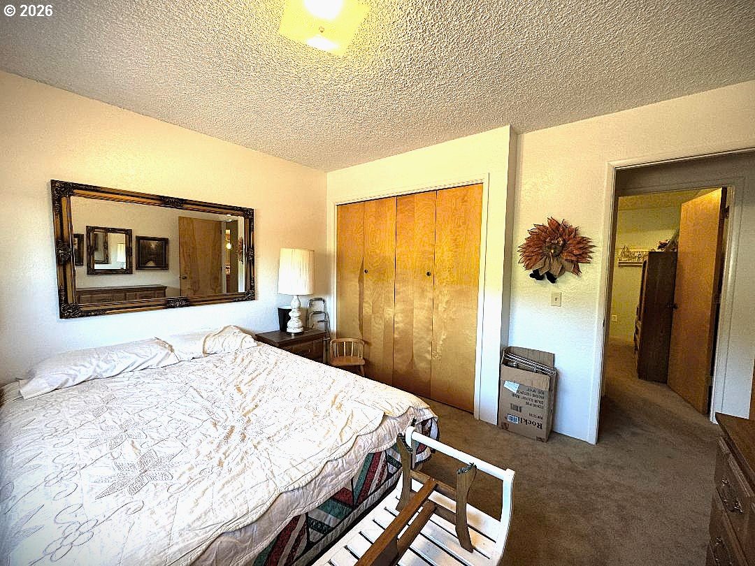 166 Peacock Ln Property Photo 14