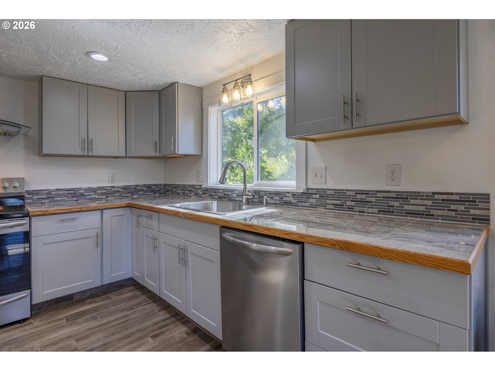1842 Ne 19th St Property Photo 15
