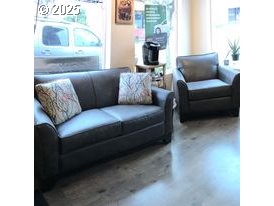 711 Spruce St Property Photo 3