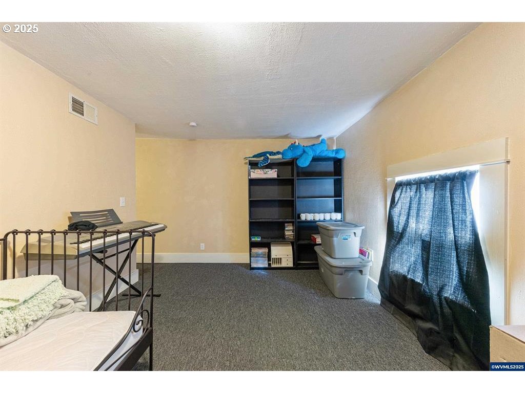 1111 Sw Levens St Property Photo 15