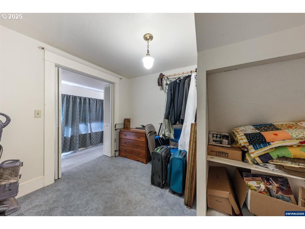 1111 Sw Levens St Property Photo 18