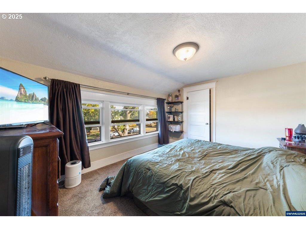1111 Sw Levens St Property Photo 20