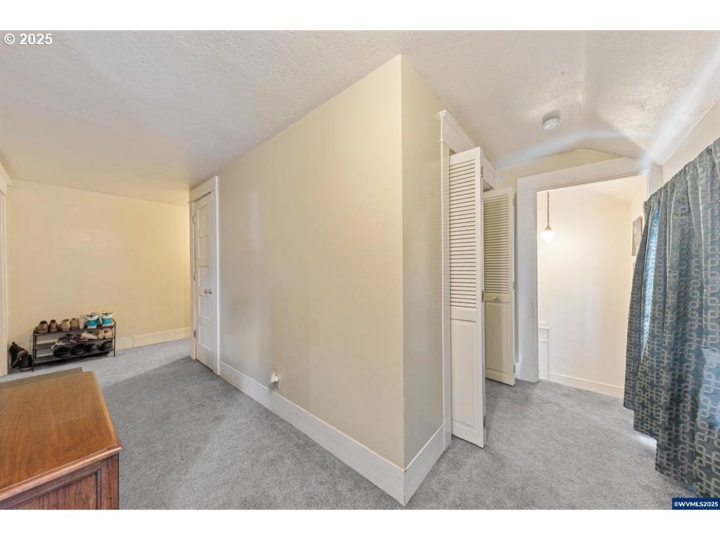 1111 Sw Levens St Property Photo 22