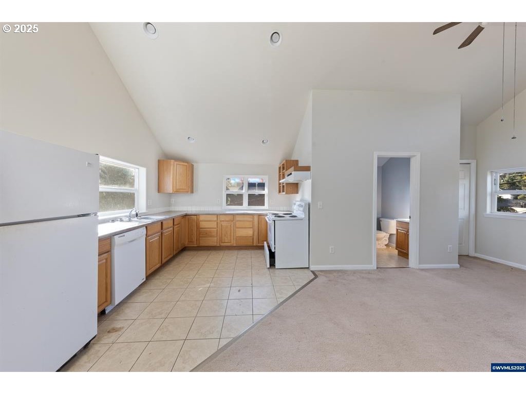 1111 Sw Levens St Property Photo 29