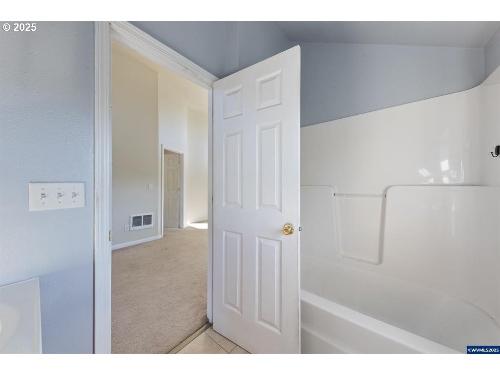 1111 Sw Levens St Property Photo 32