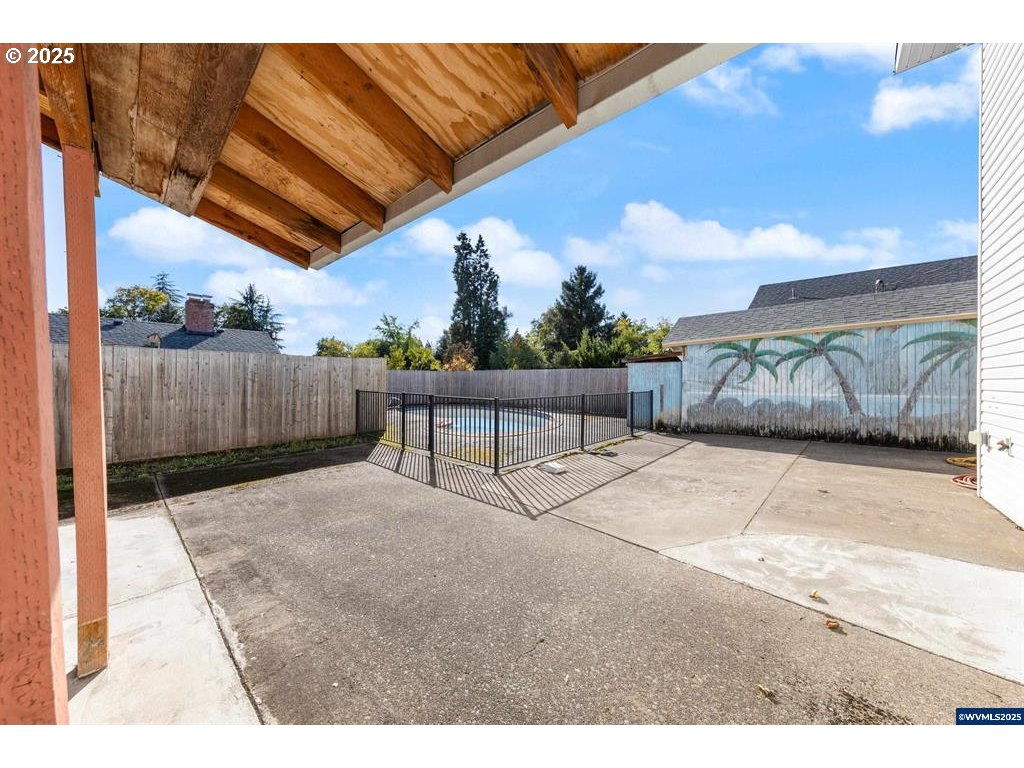 1111 Sw Levens St Property Photo 35