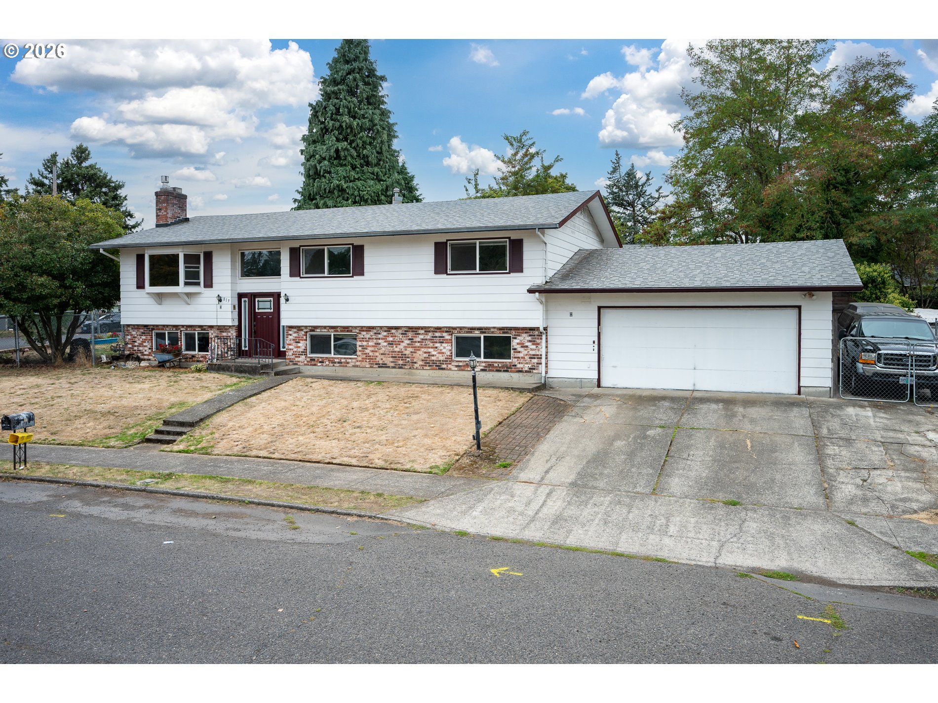 819 Se 136th Ave Property Photo 2