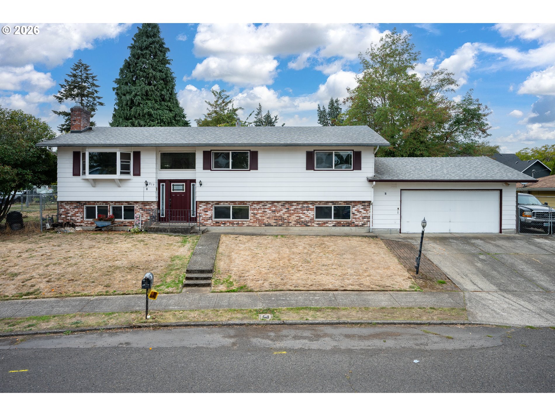 819 Se 136th Ave Property Photo 3