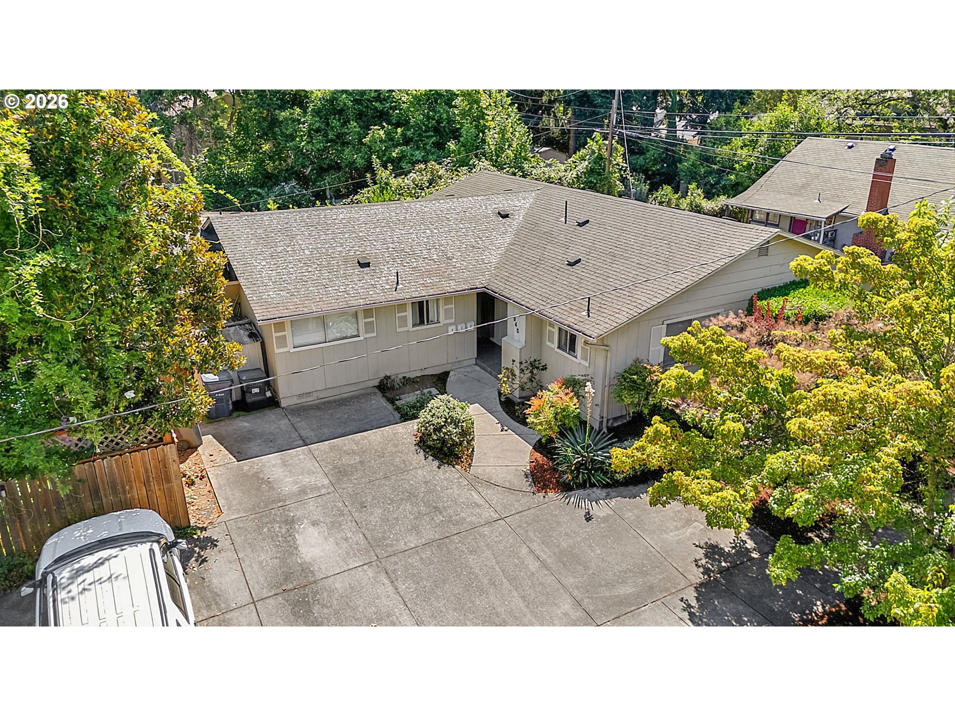 945 MADISON ST Property Photo 1