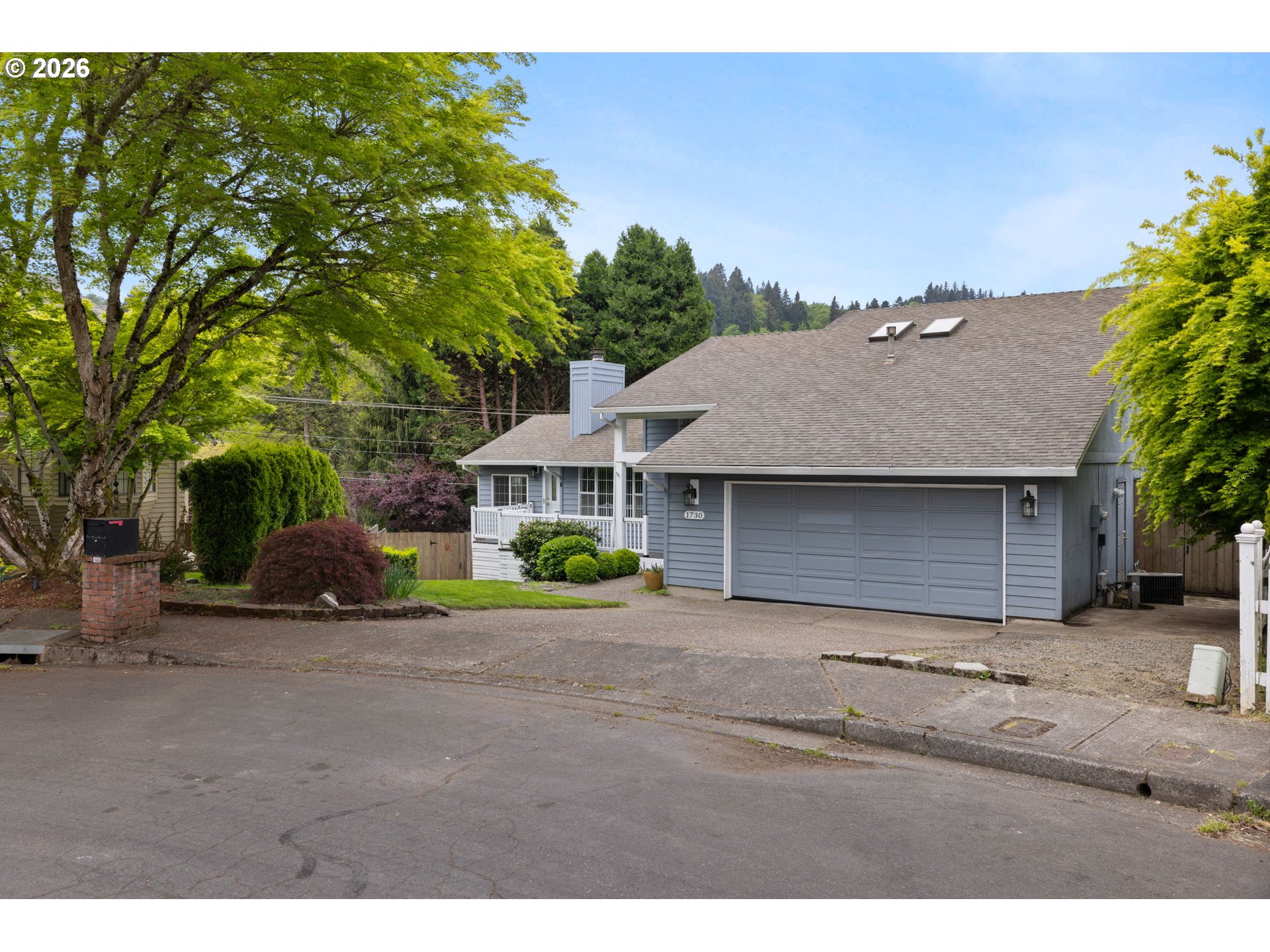 1730 Regency St Property Photo 2