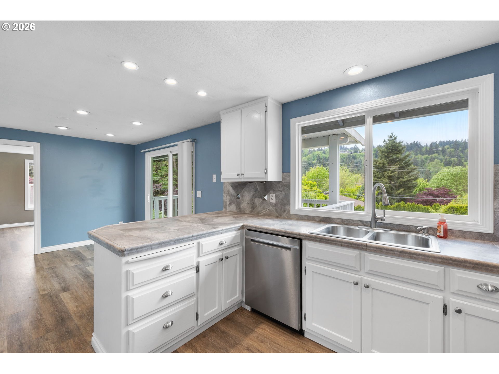 1730 Regency St Property Photo 16