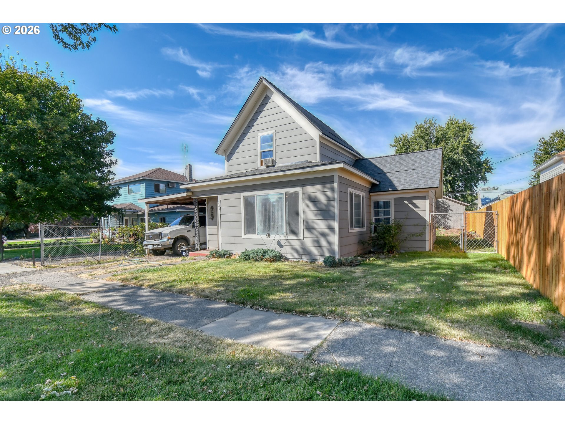 323 E Van Buren St Property Photo 1