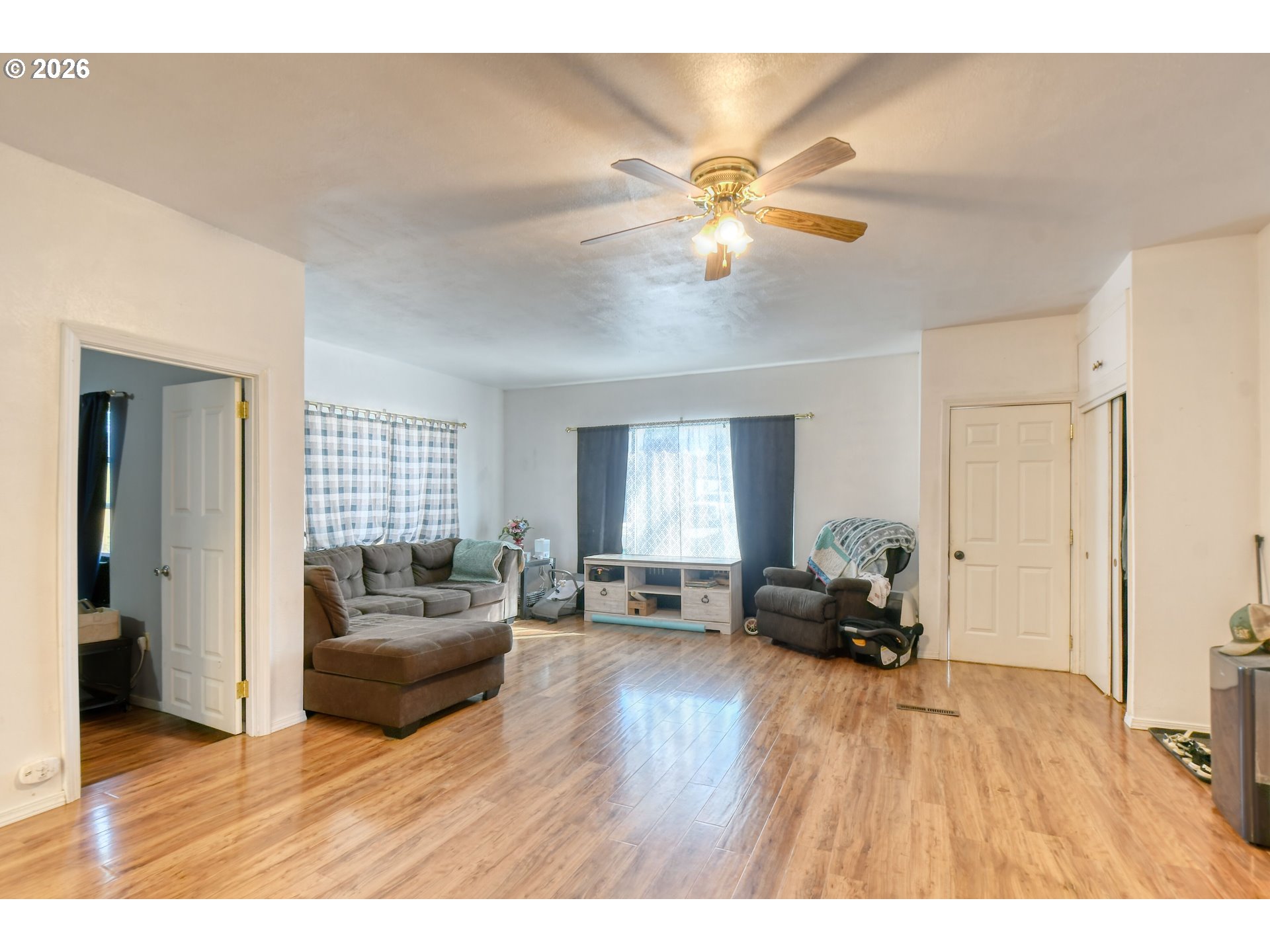 323 E Van Buren St Property Photo 3