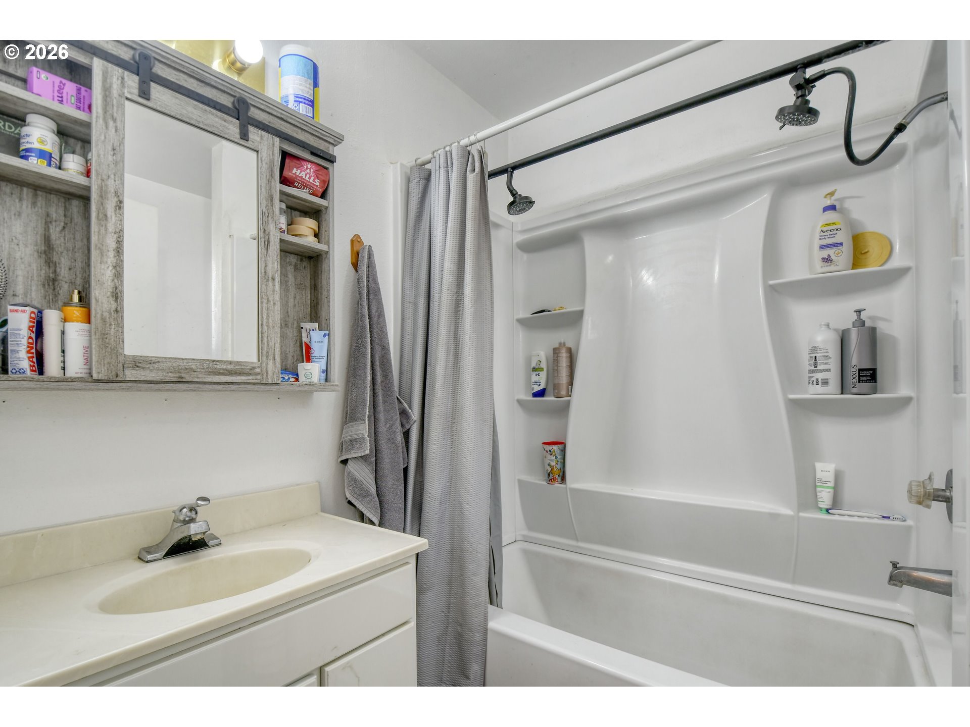 323 E Van Buren St Property Photo 16