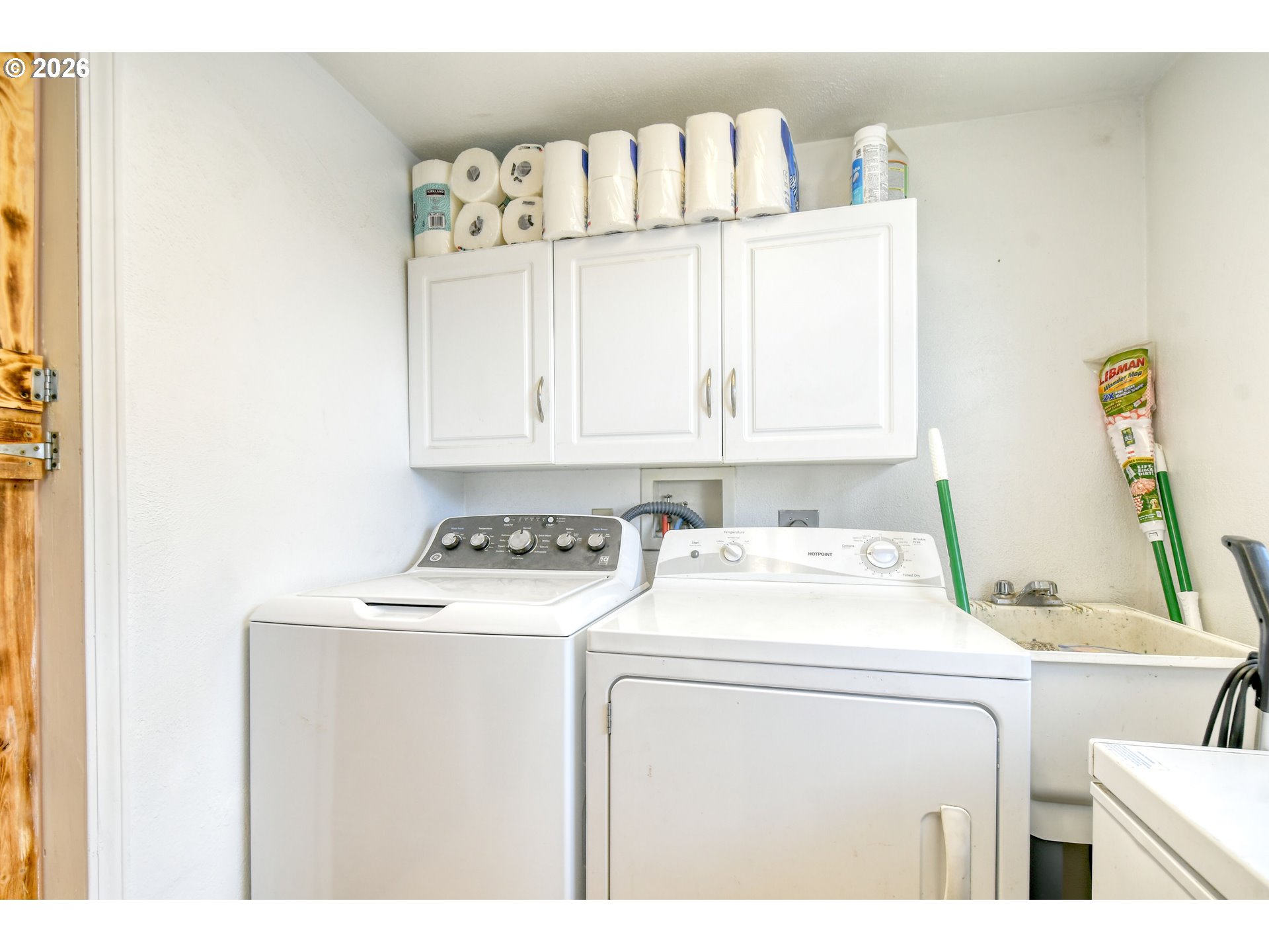 323 E Van Buren St Property Photo 20