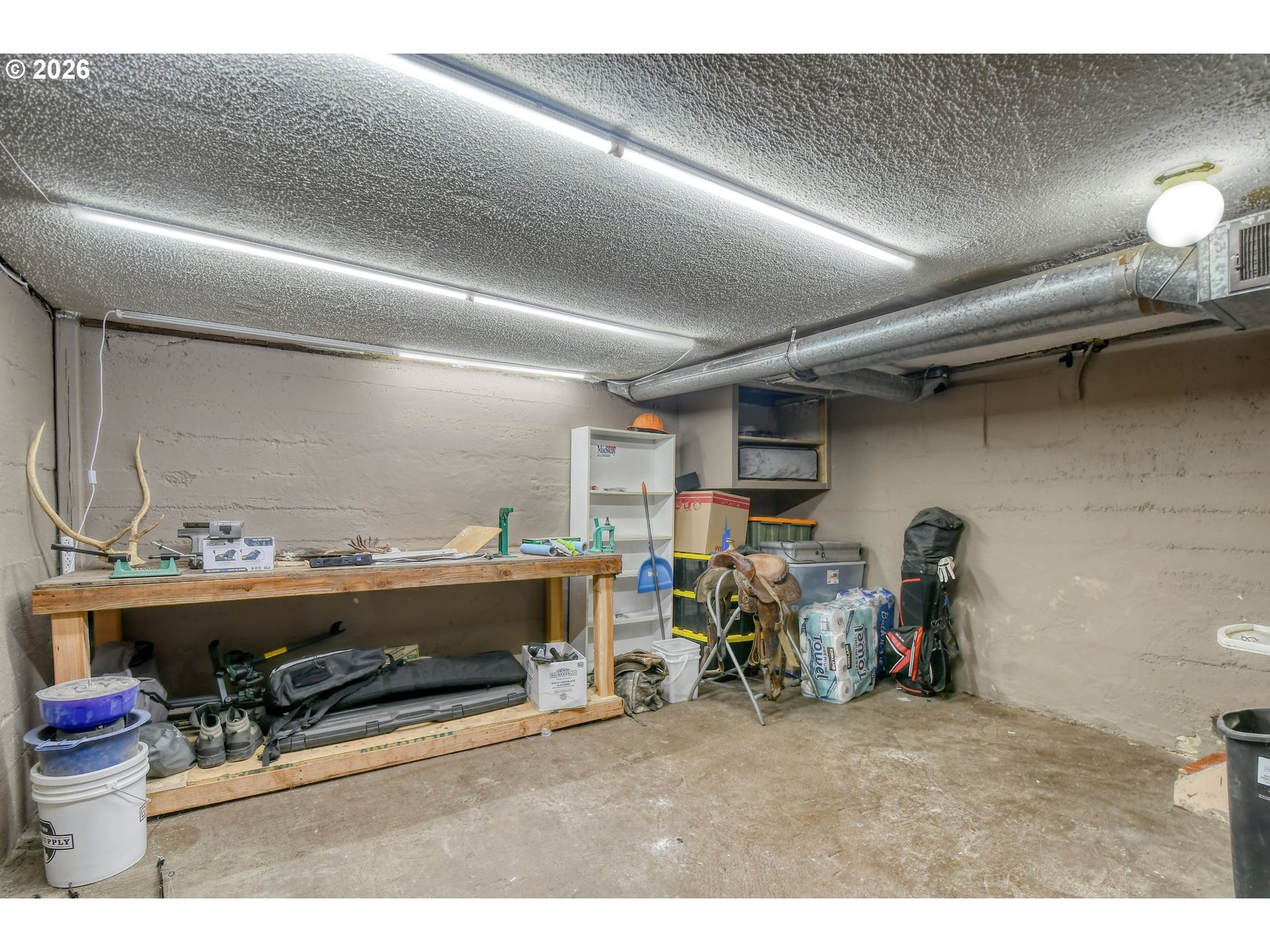 323 E Van Buren St Property Photo 21