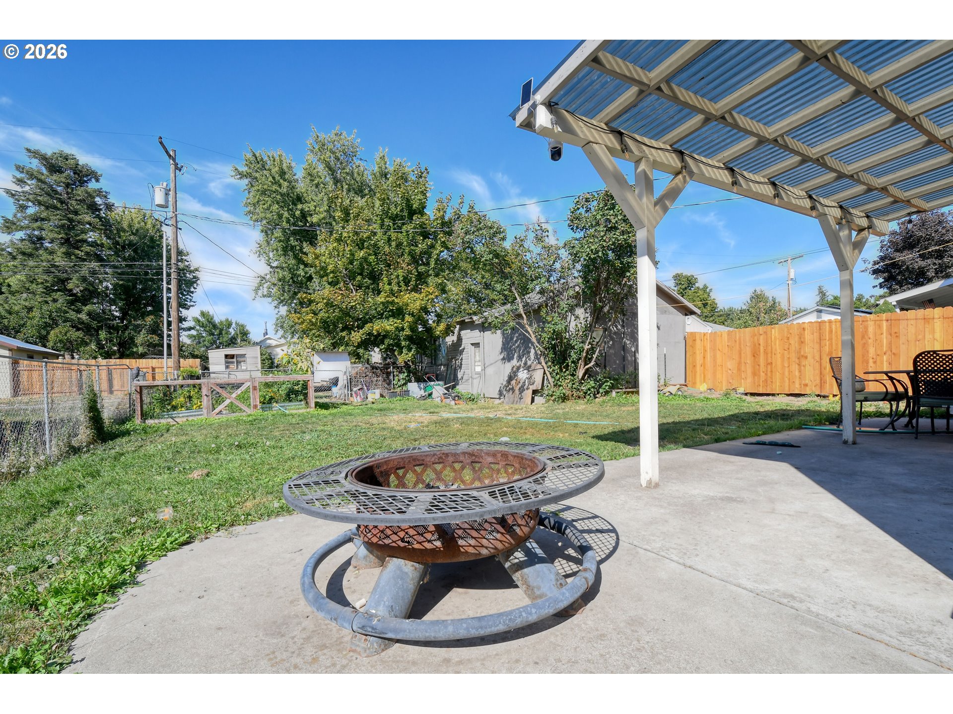 323 E Van Buren St Property Photo 24