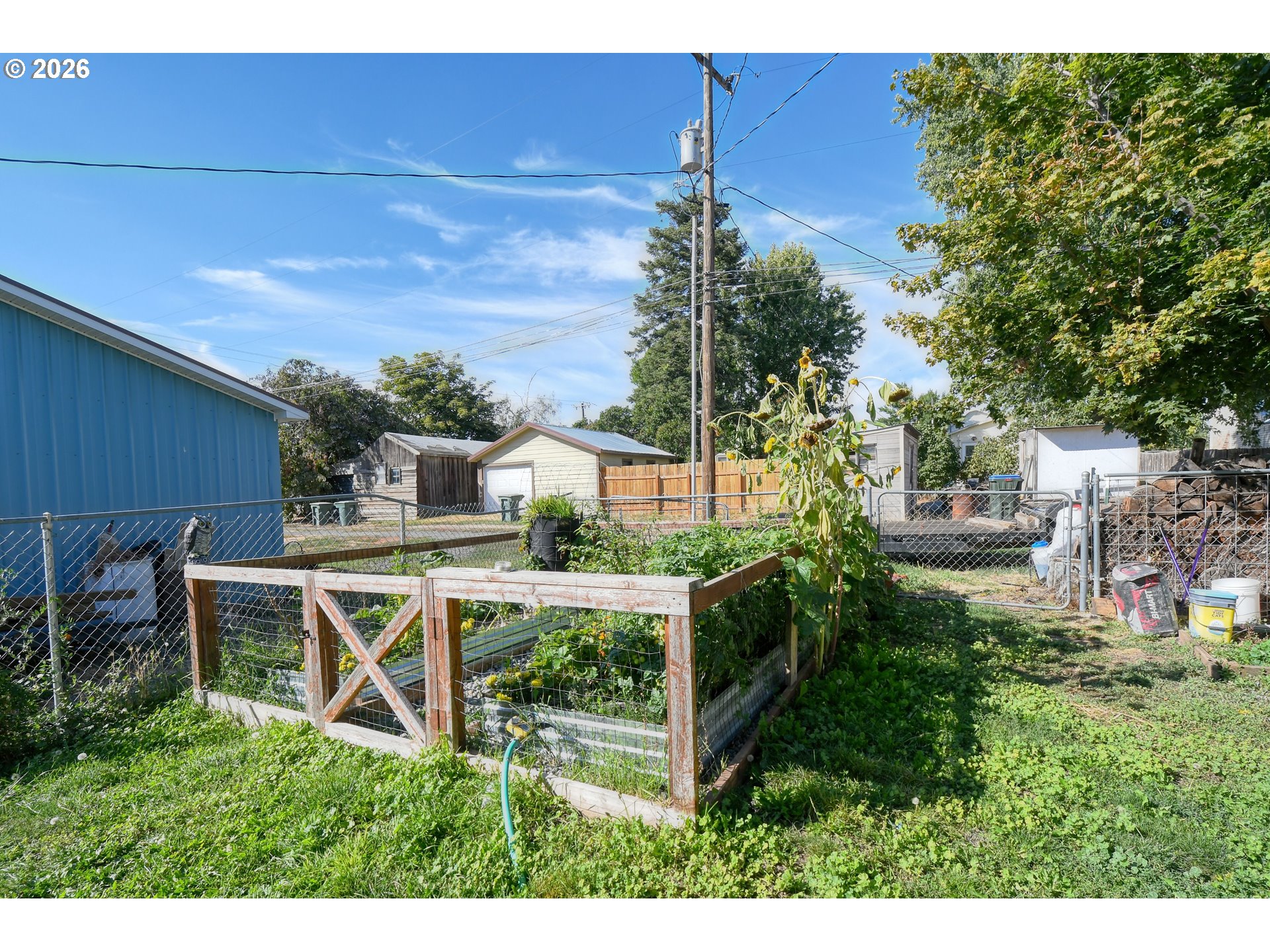 323 E Van Buren St Property Photo 28