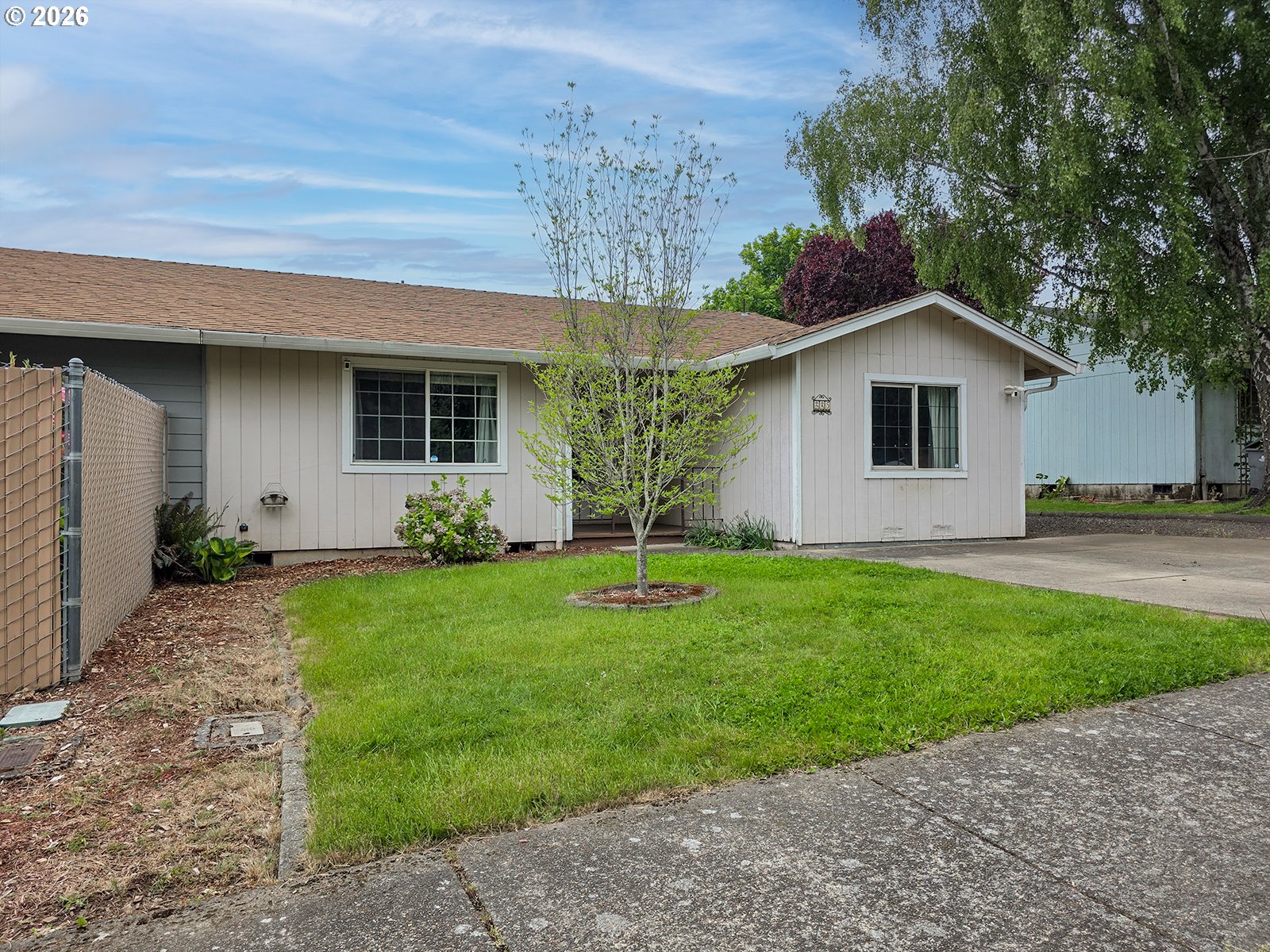 225 Sw Fleishauer Ln Property Photo 1