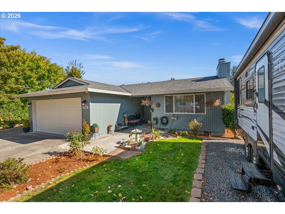 2439 A St Property Photo 4