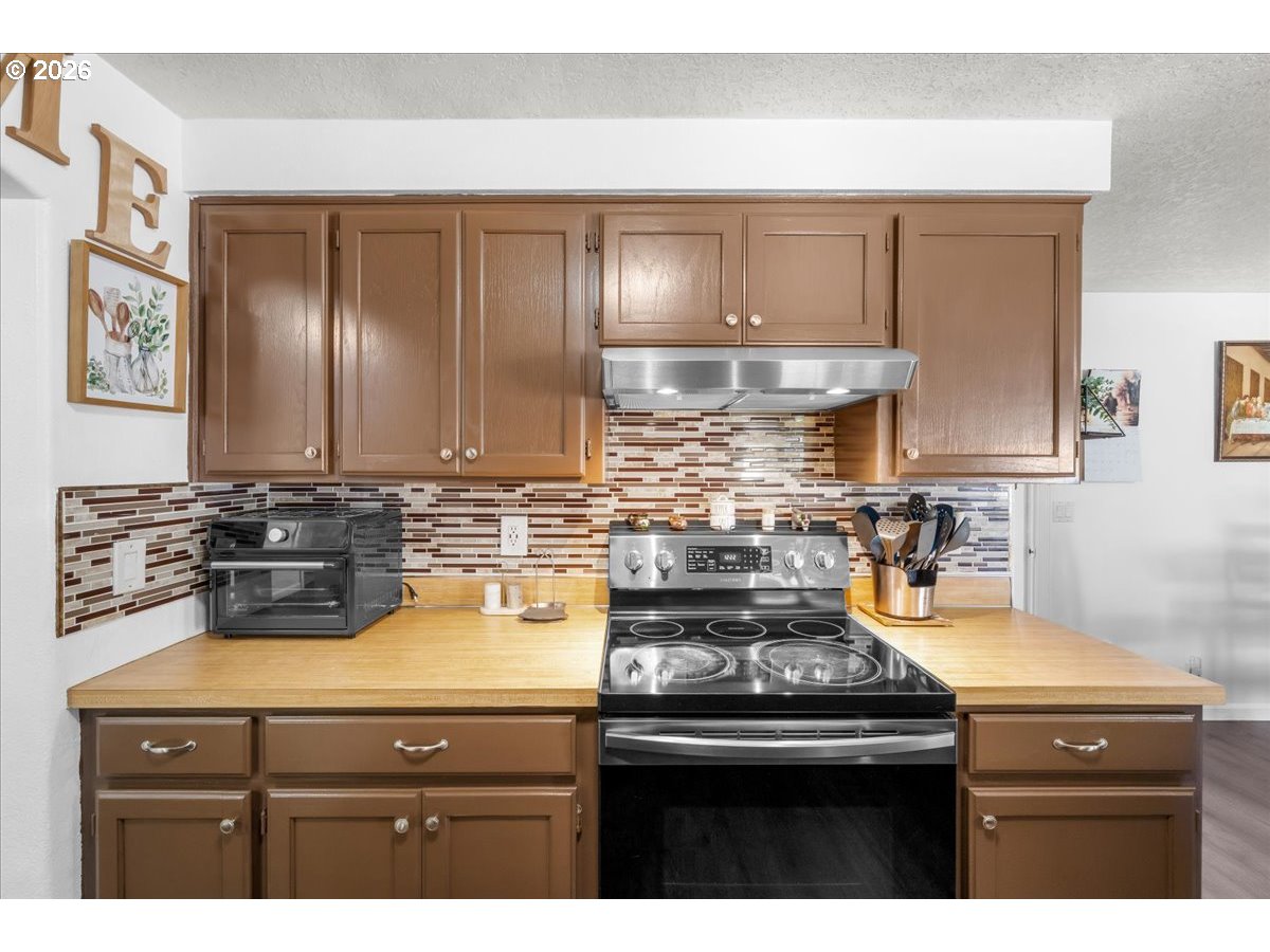 2439 A St Property Photo 12