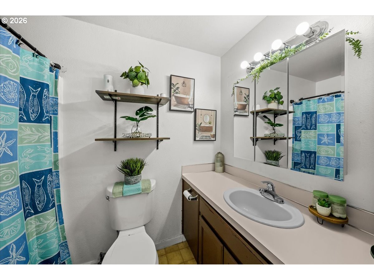 2439 A St Property Photo 21
