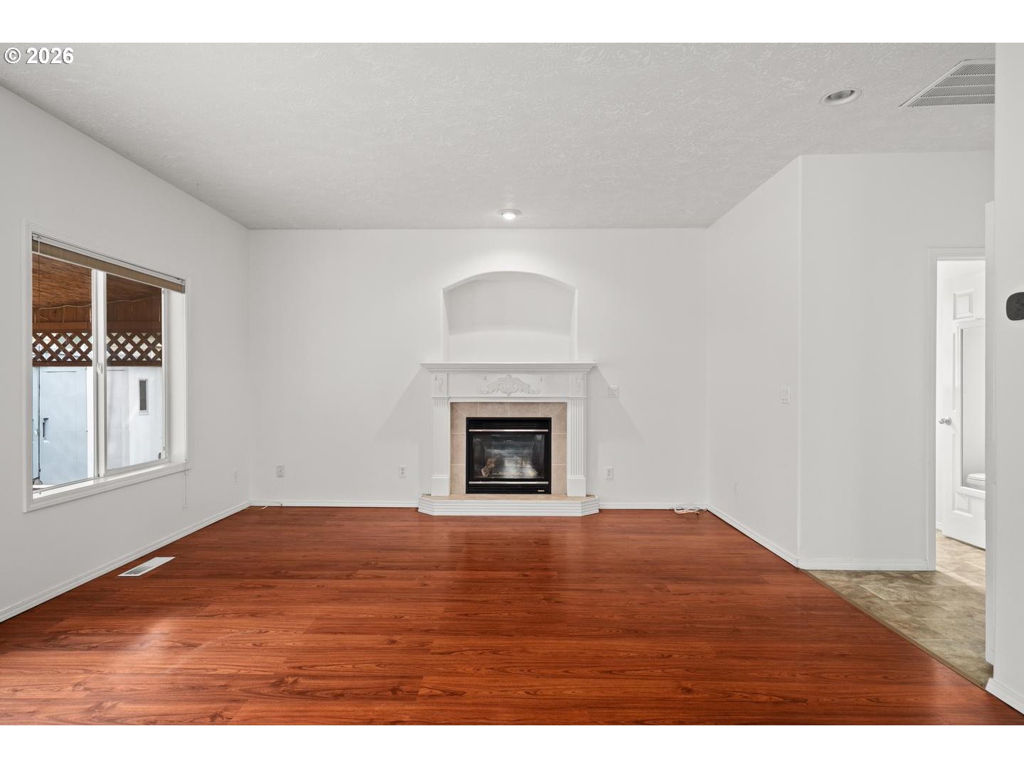 1753 Nw Wonderview Ave Property Photo 8
