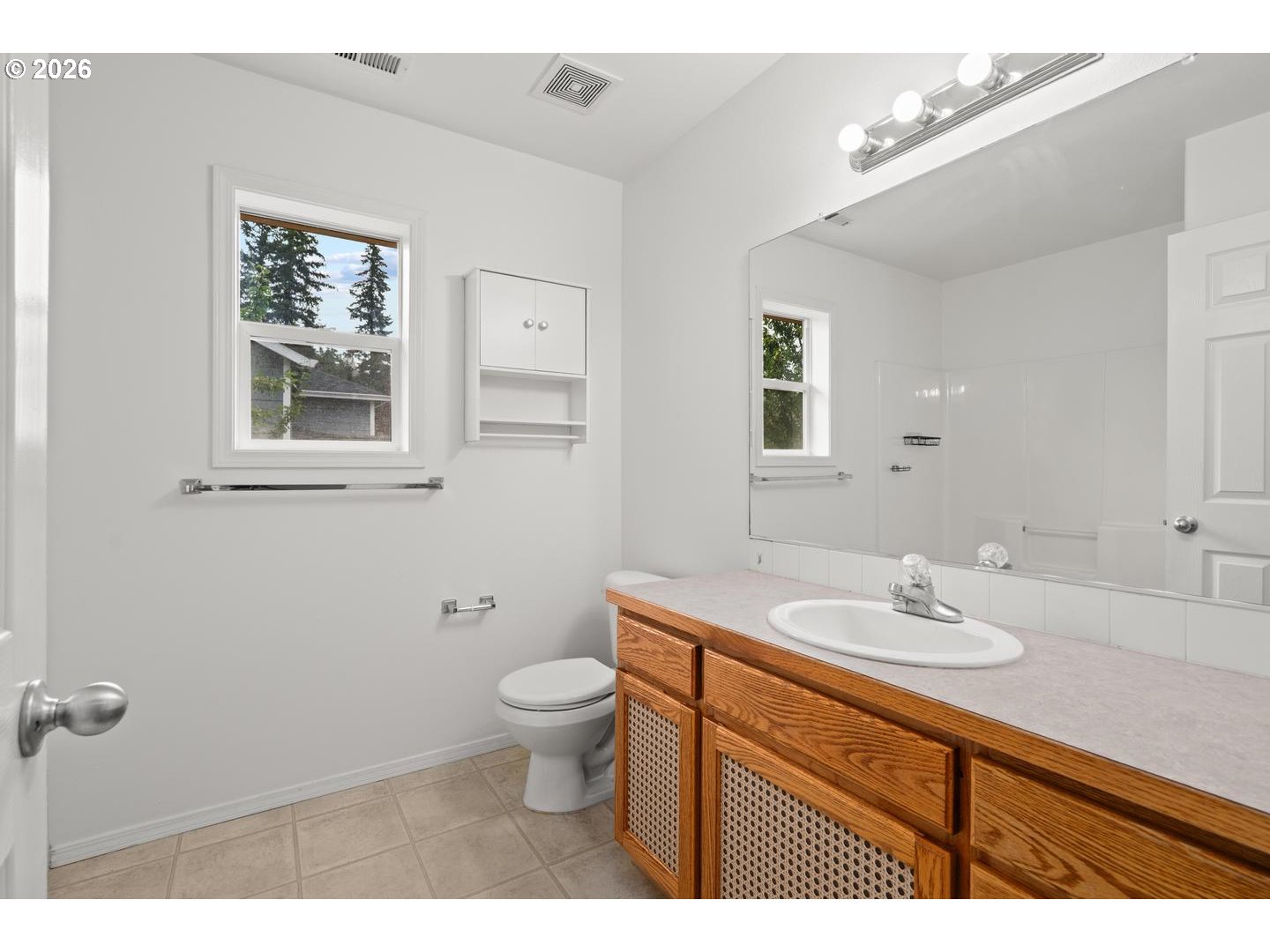 1753 Nw Wonderview Ave Property Photo 24