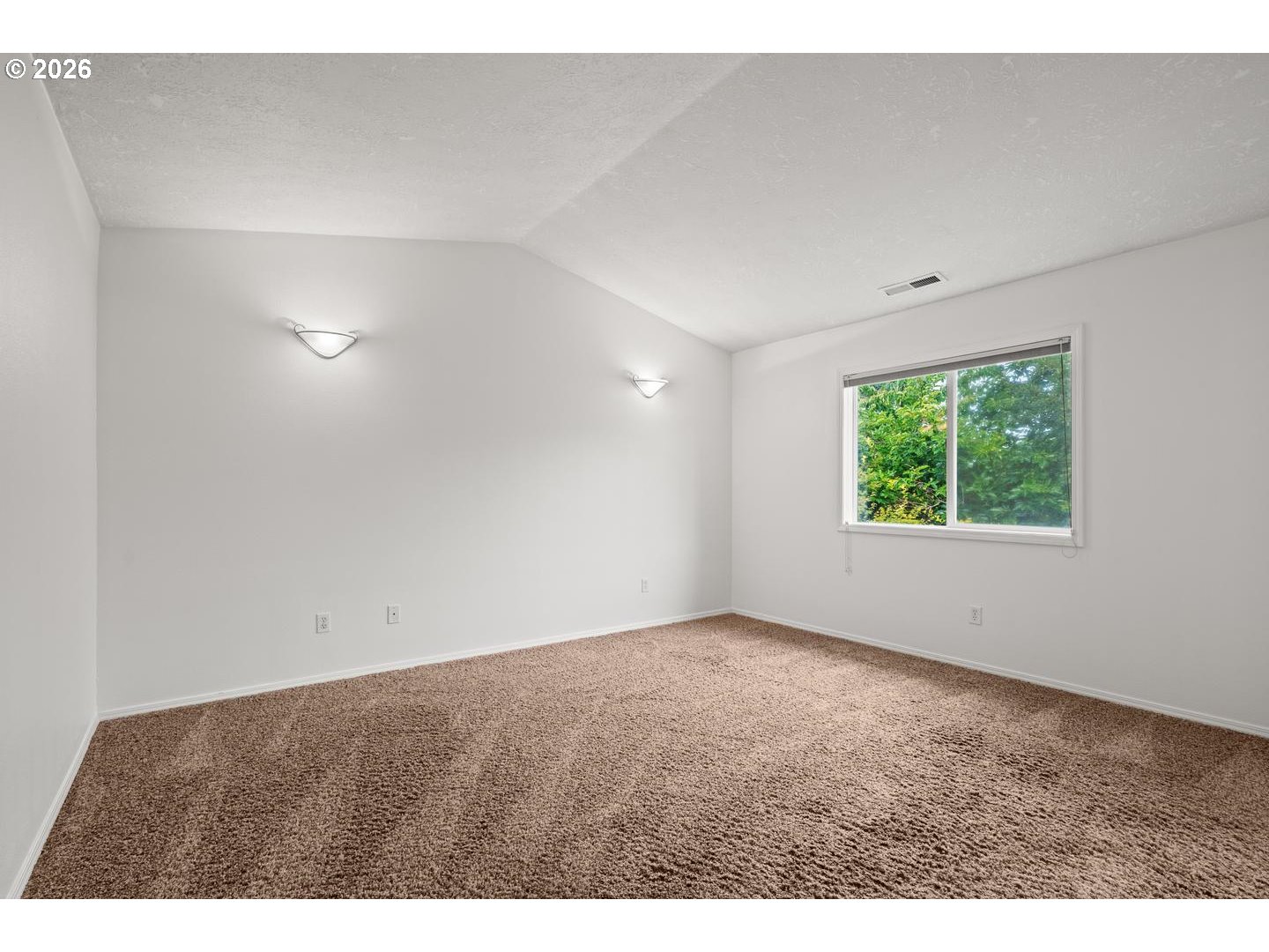 1753 Nw Wonderview Ave Property Photo 29