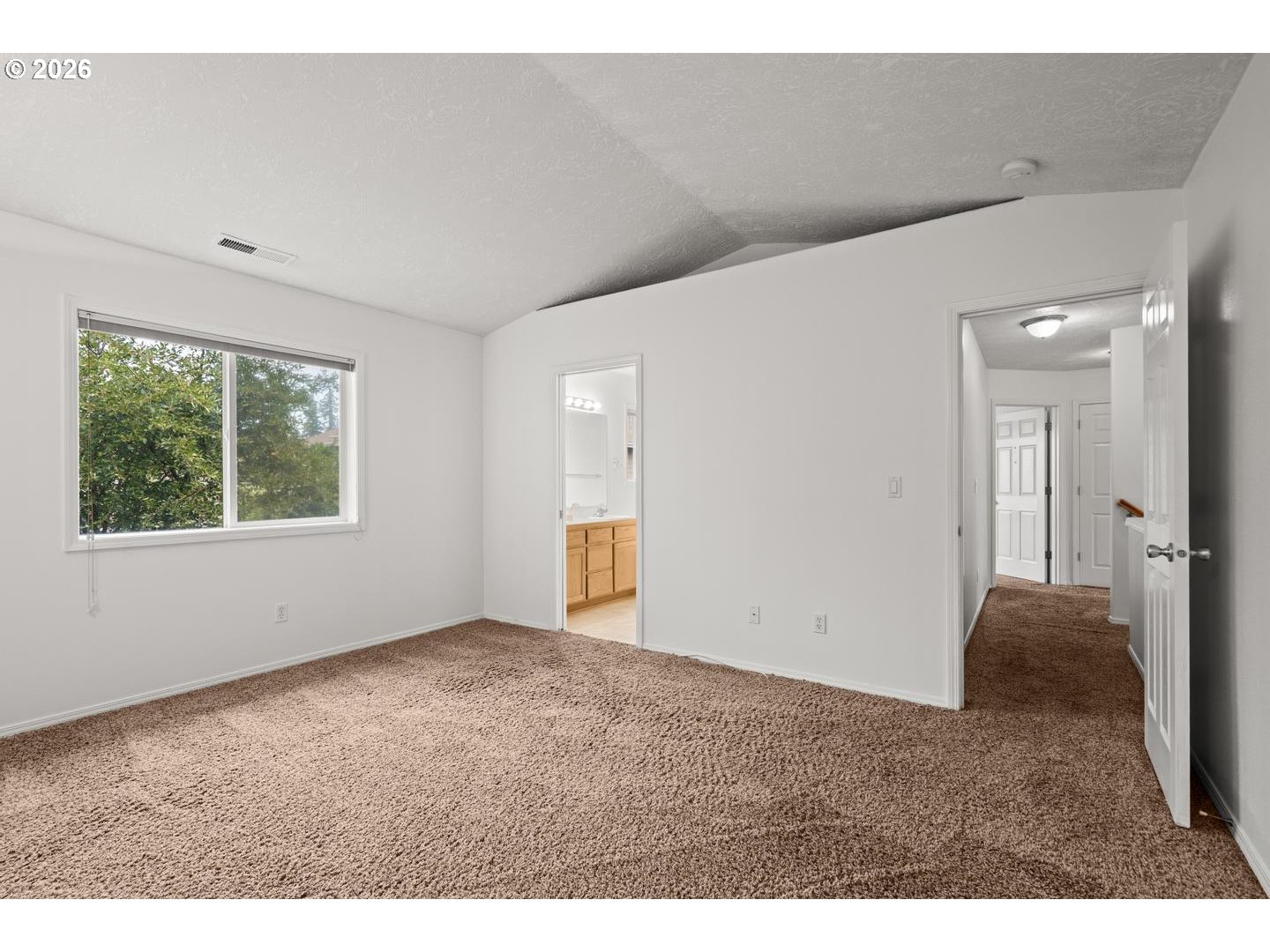 1753 Nw Wonderview Ave Property Photo 31