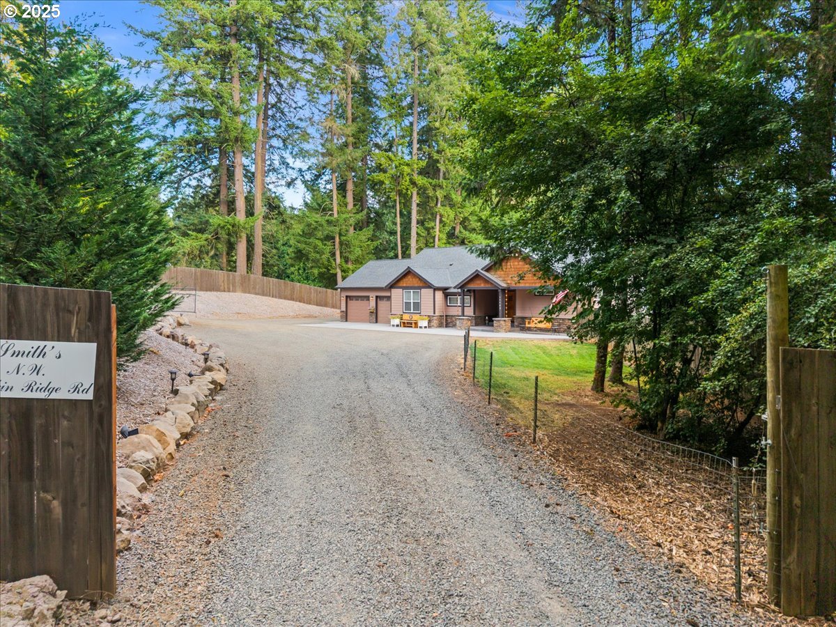 15502 Nw Old Pumpkin Ridge Rd Property Photo 2