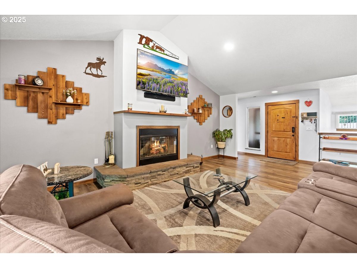 15502 Nw Old Pumpkin Ridge Rd Property Photo 11