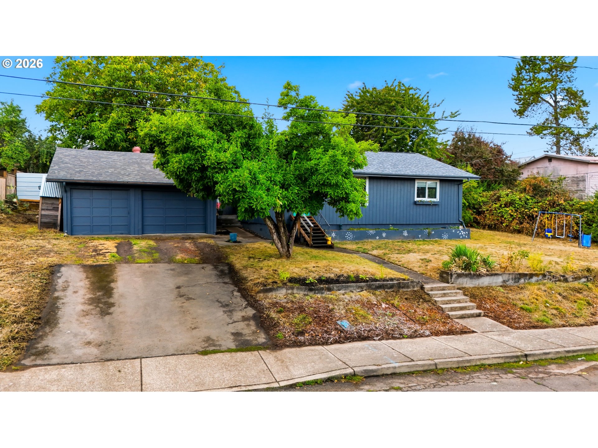 304 2nd St Property Photo 1