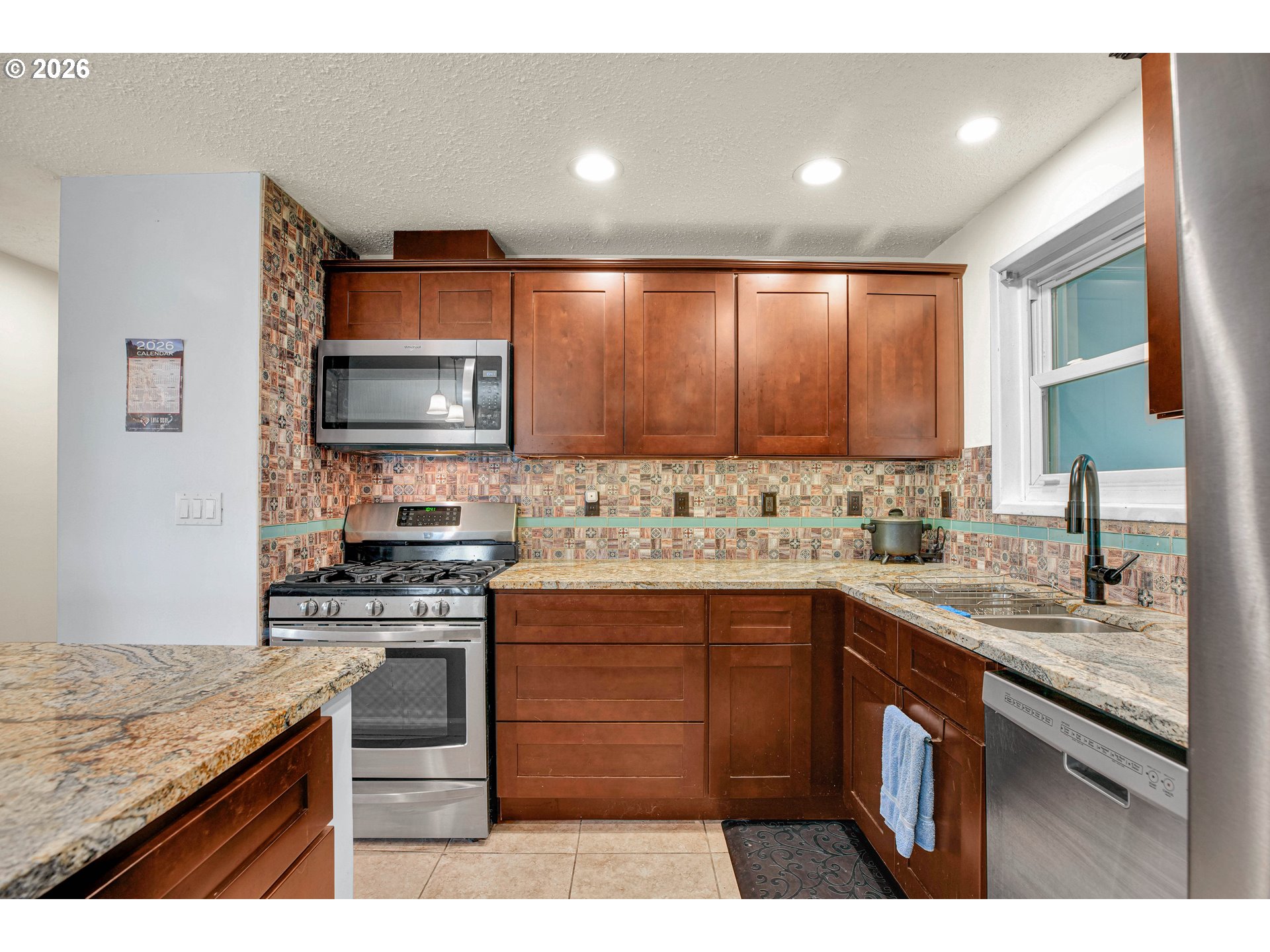 1550 Rainier Rd Property Photo 4