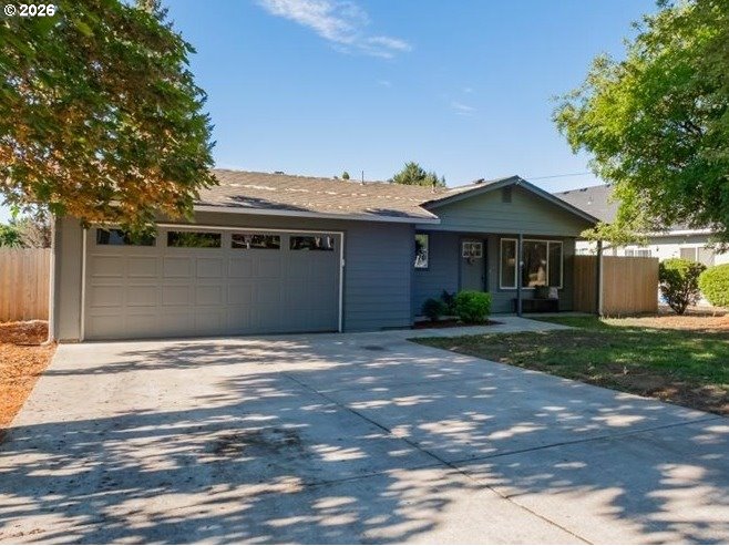 261 Se Dimick St Property Photo 1