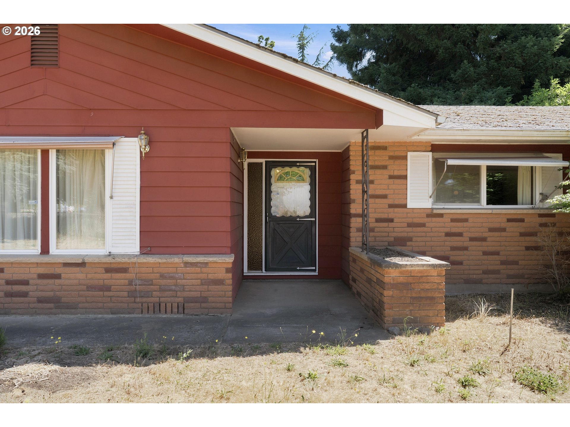 832 Wilsonville Rd Property Photo 1