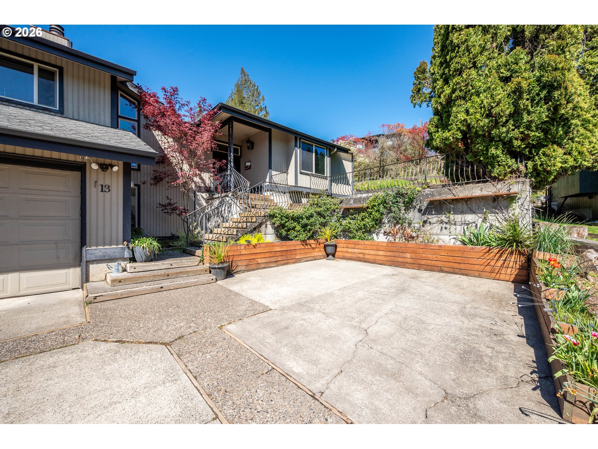 13 Judith Pl Property Photo 3