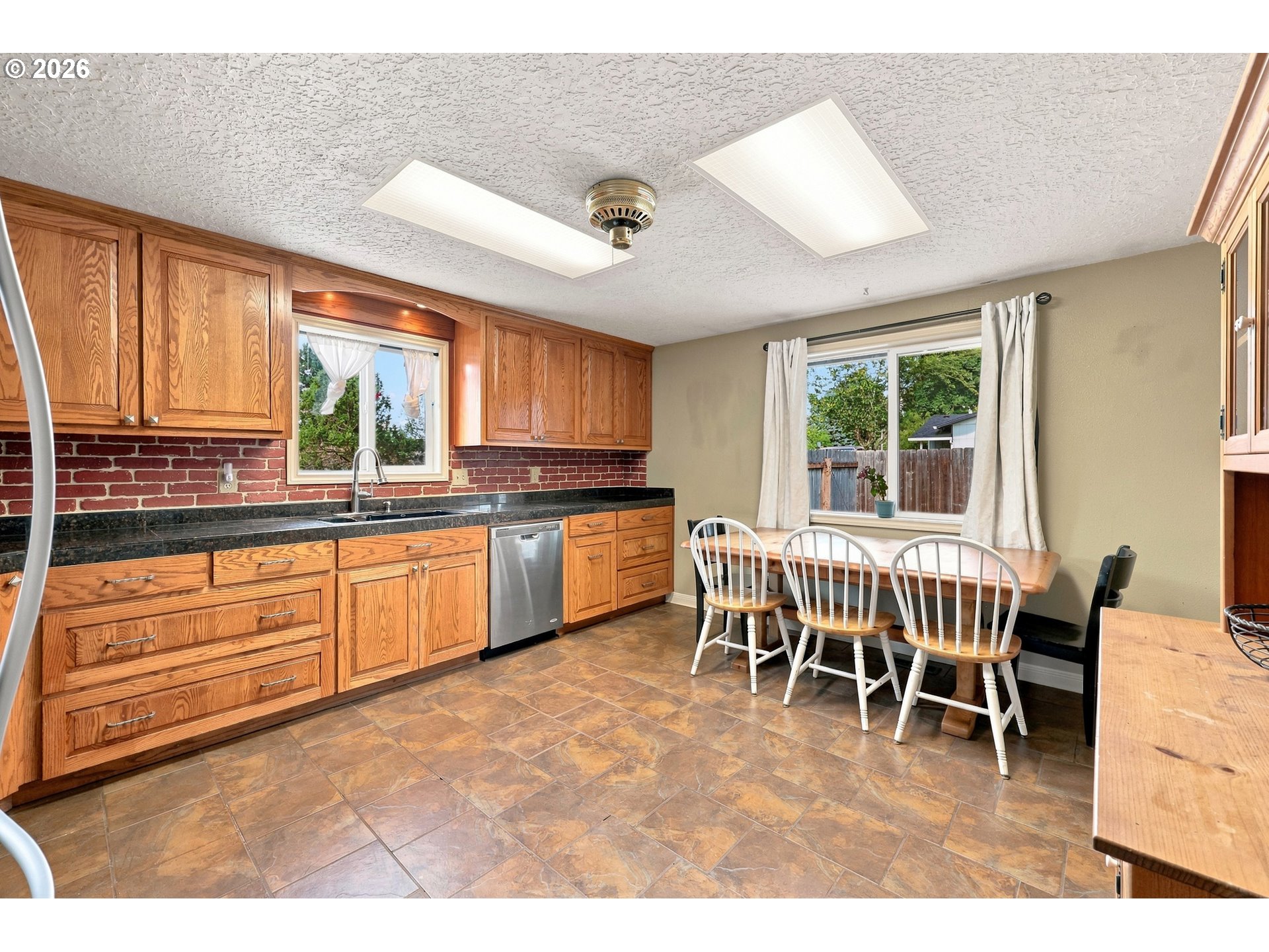 38370 Sandy Heights St Property Photo 11