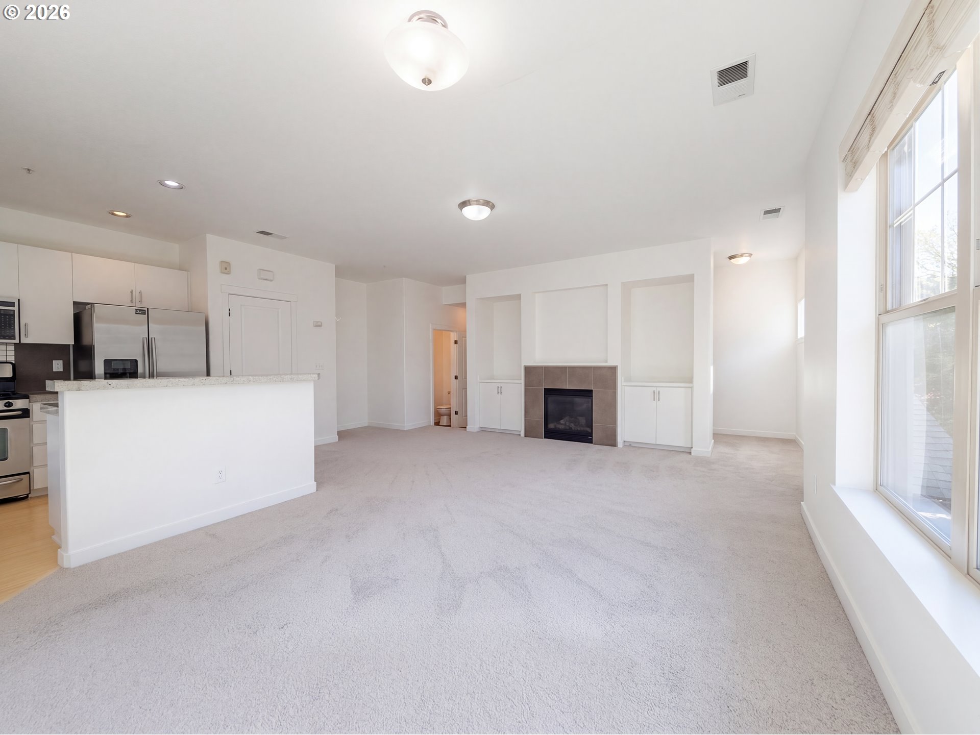 632 Ne Garswood Ln Property Photo 3