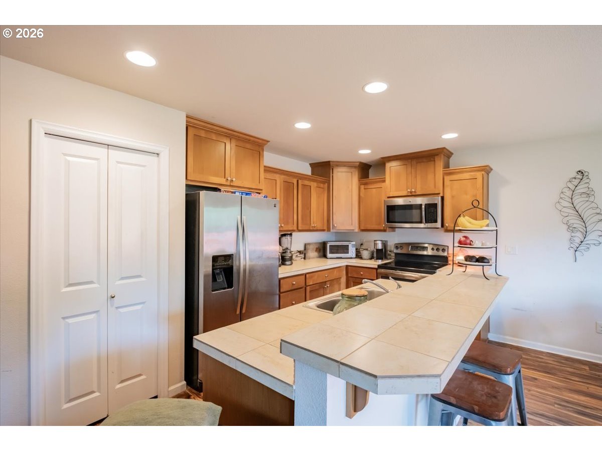 2952 Persimmon Way Property Photo 7