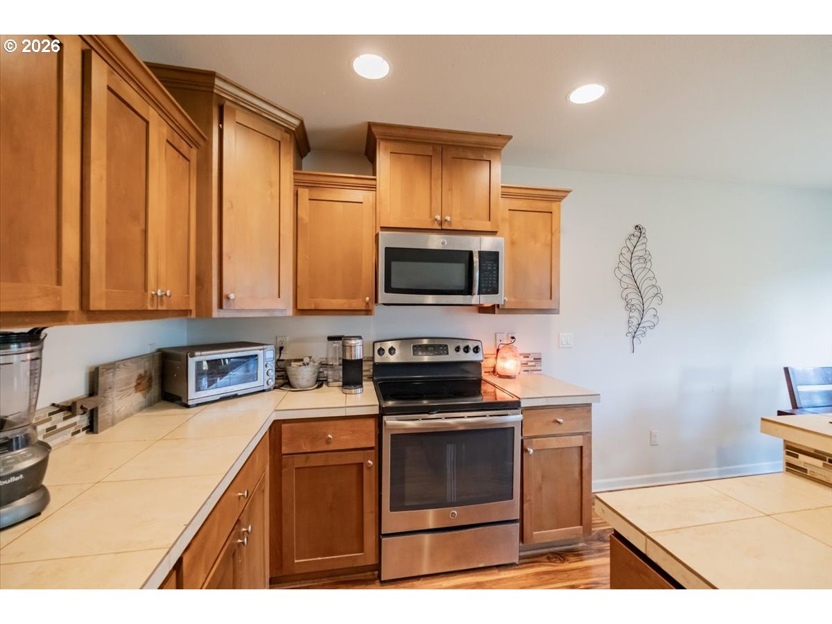 2952 Persimmon Way Property Photo 8