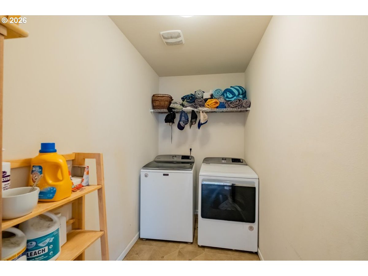 2952 Persimmon Way Property Photo 11