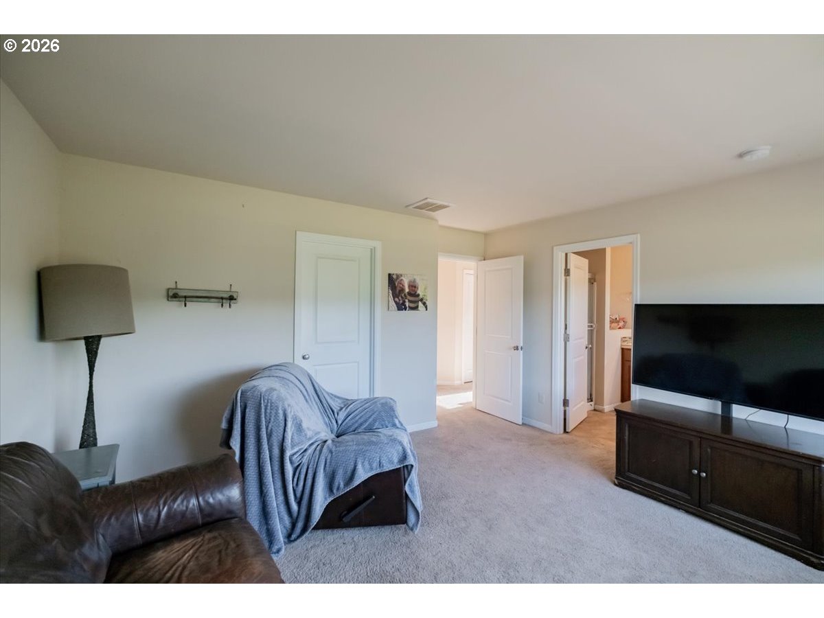 2952 Persimmon Way Property Photo 13