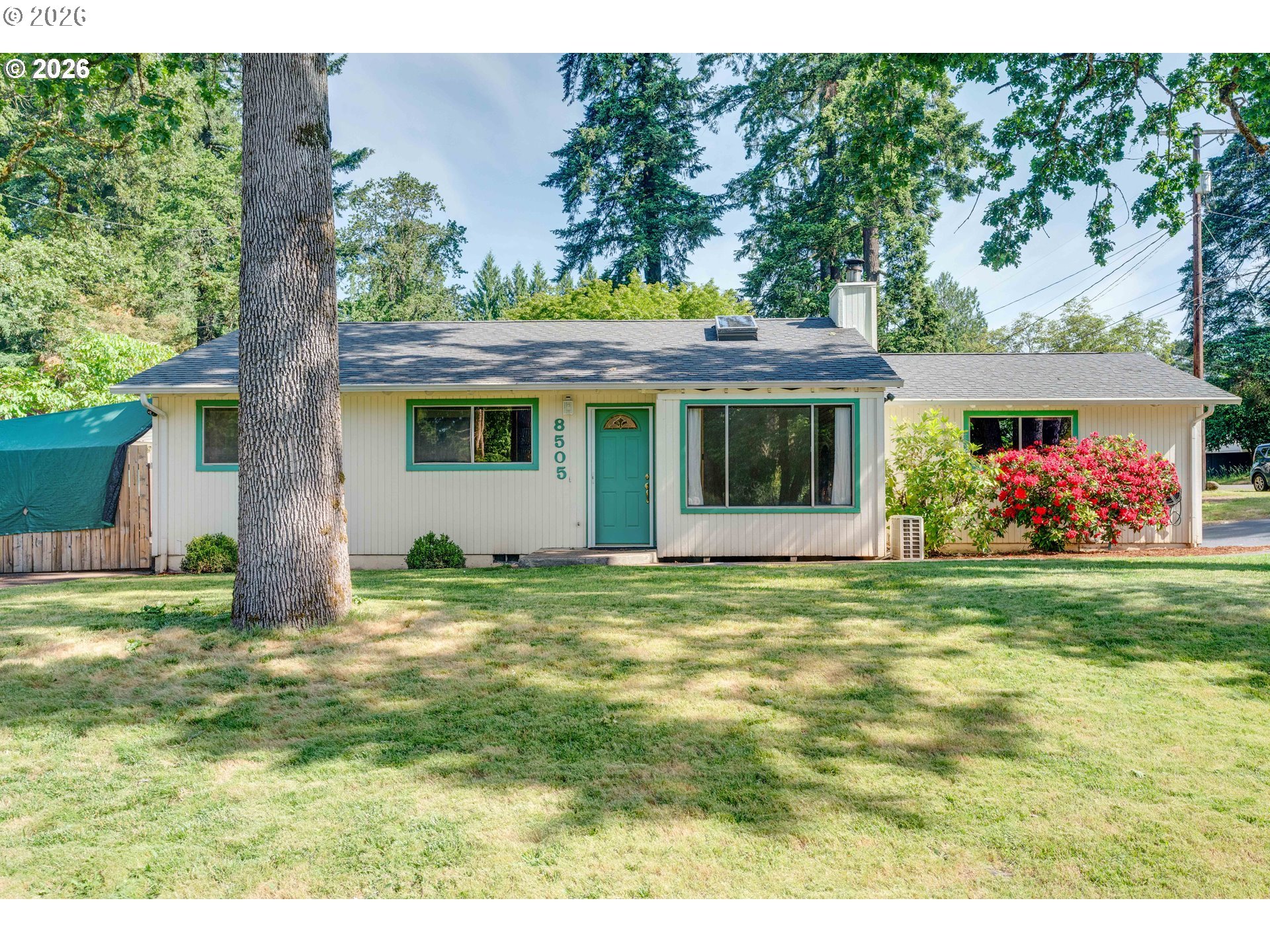 8505 Sw Oak St Property Photo 1