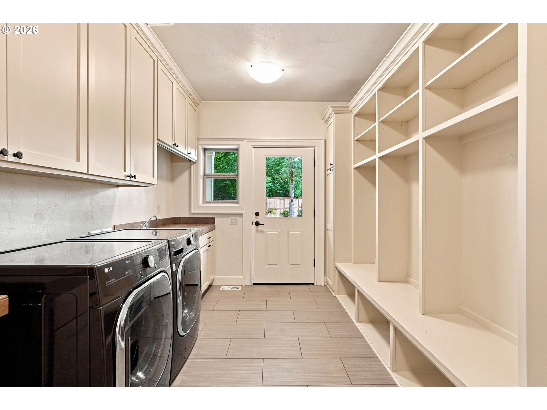 6107 Forest Ridge Dr Property Photo 12