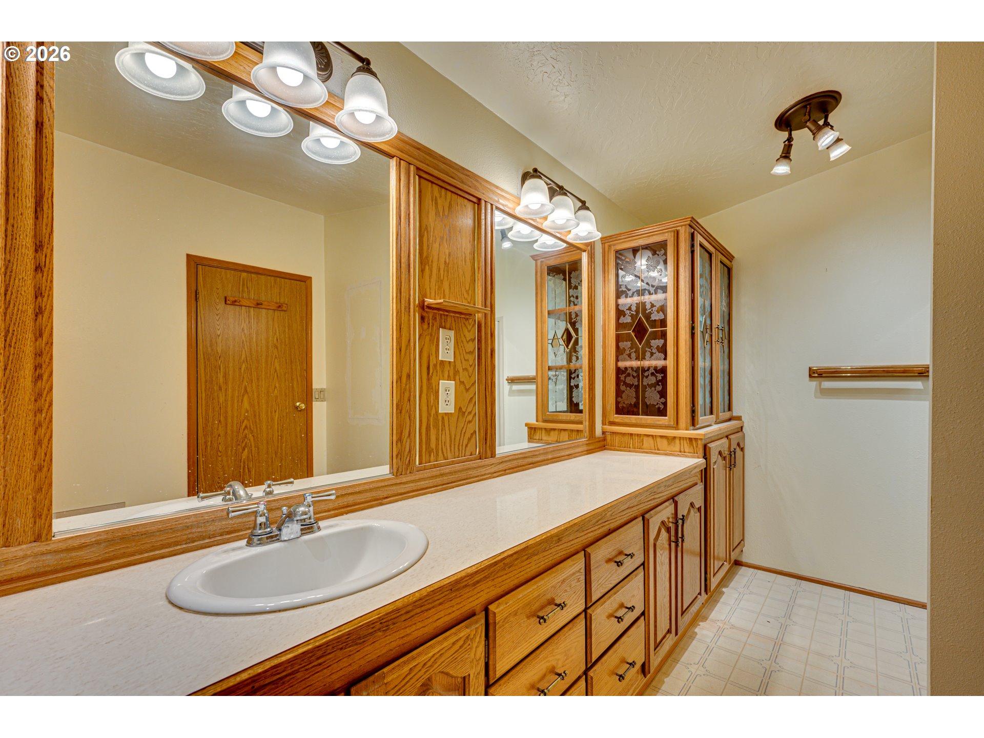 3608 Ne 74th St Property Photo 15