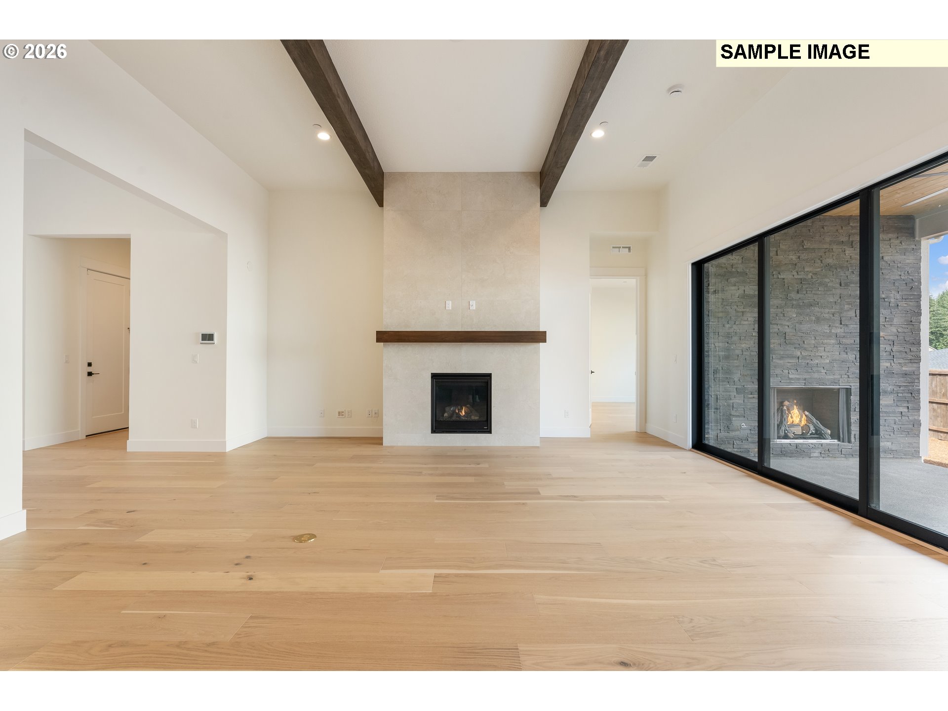 670 N Y St Property Photo 7