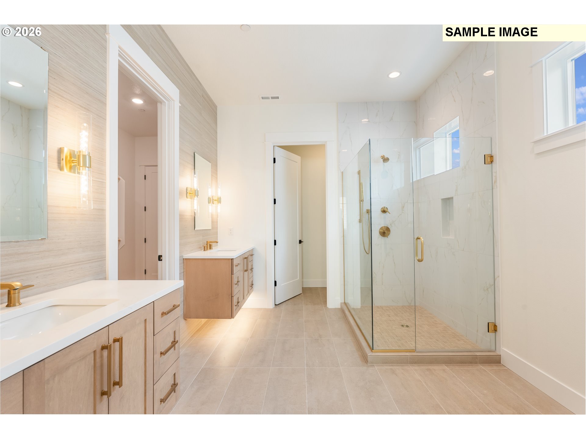 670 N Y St Property Photo 10